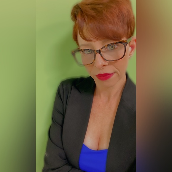 Meet your Posher, Andrea - Picture 1 of 4